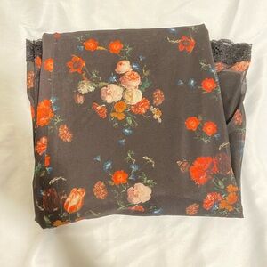 Floral midi skirt with lace and velvet detail